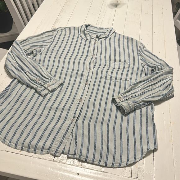 American Eagle Sm button up shirt, light blue and denim blue 100% viscose SOFT!! - Picture 11 of 12